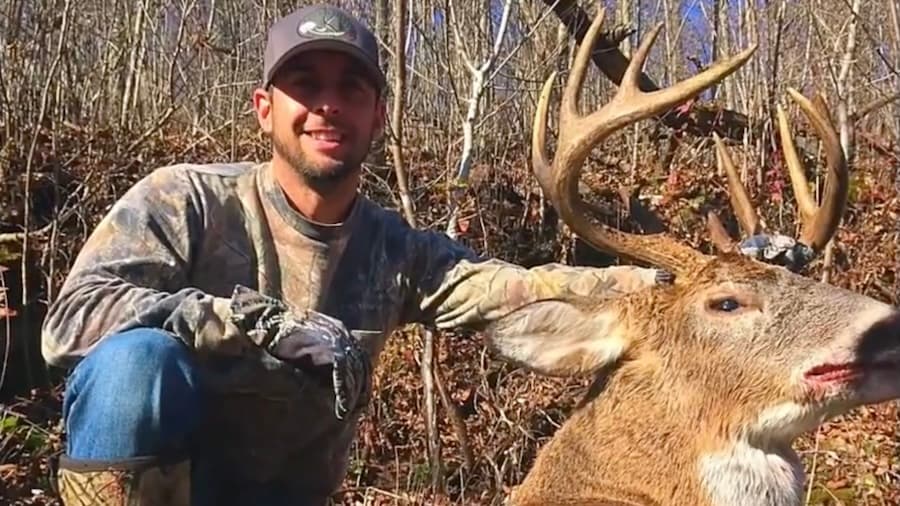 Wisconsin 10 Point Buck Kill